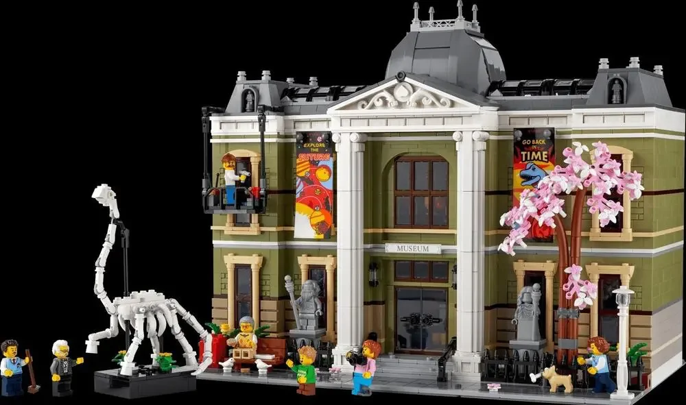 LEGO Natural History Museum 10326 100% COMPLETE w/Minifigs Box & Instructions!!